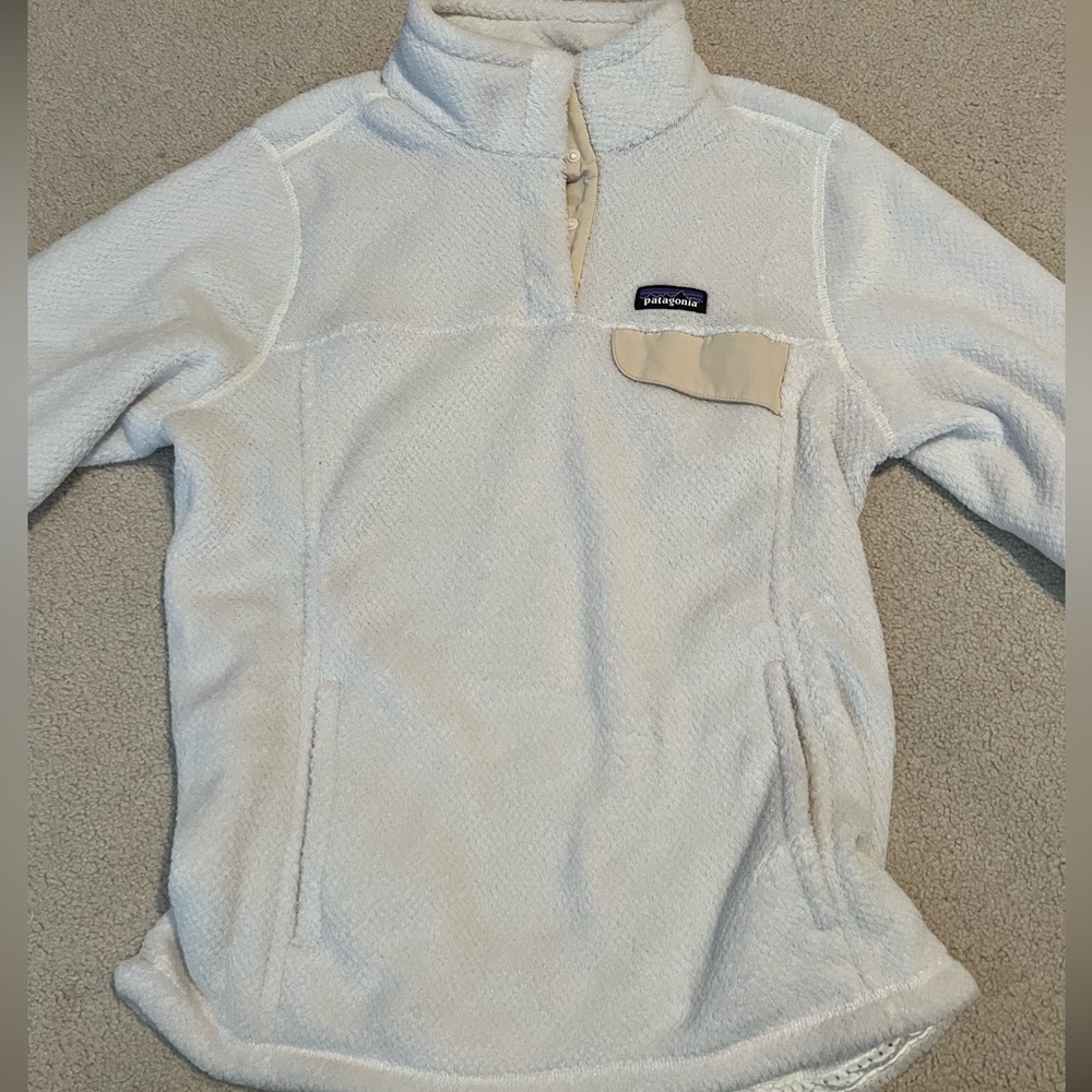 Cream Patagonia half snap sweatshirt